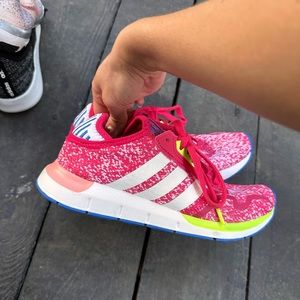 Adidas swift run sneaker size 4.5 kids (for like size 6 womens) red